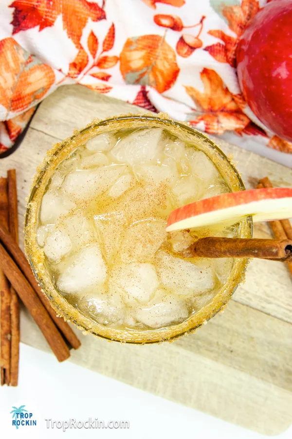Top view of the apple pie cocktail.