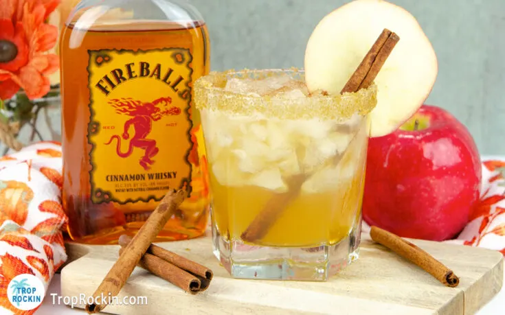 Apple Pie Cocktail: Delicious Fall Drink